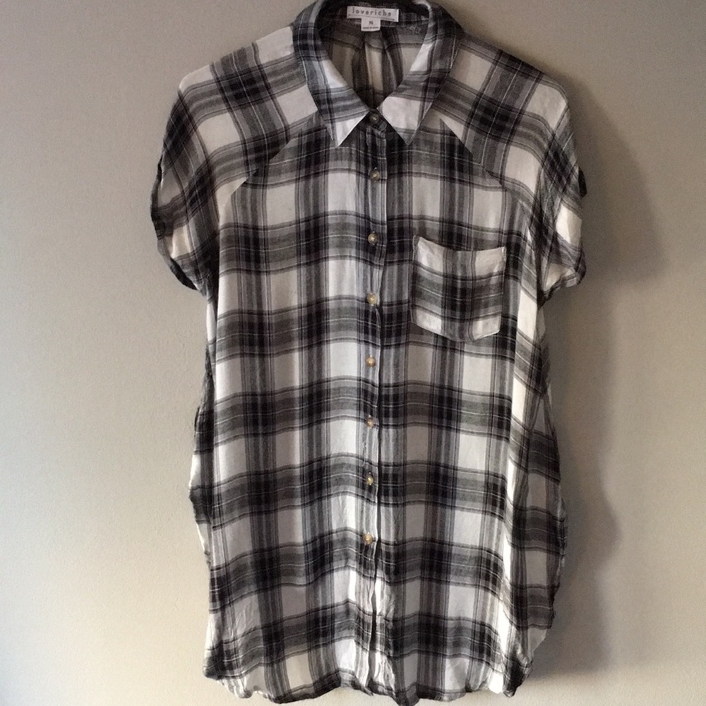 Plaid button T-shirt